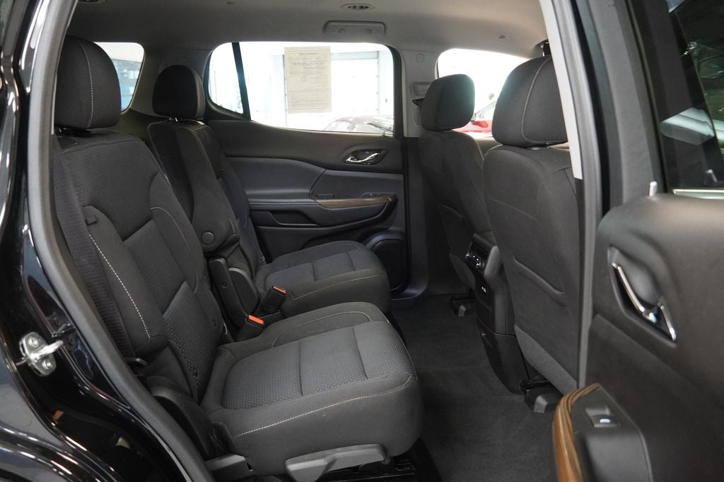 2022 GMC Acadia SLE