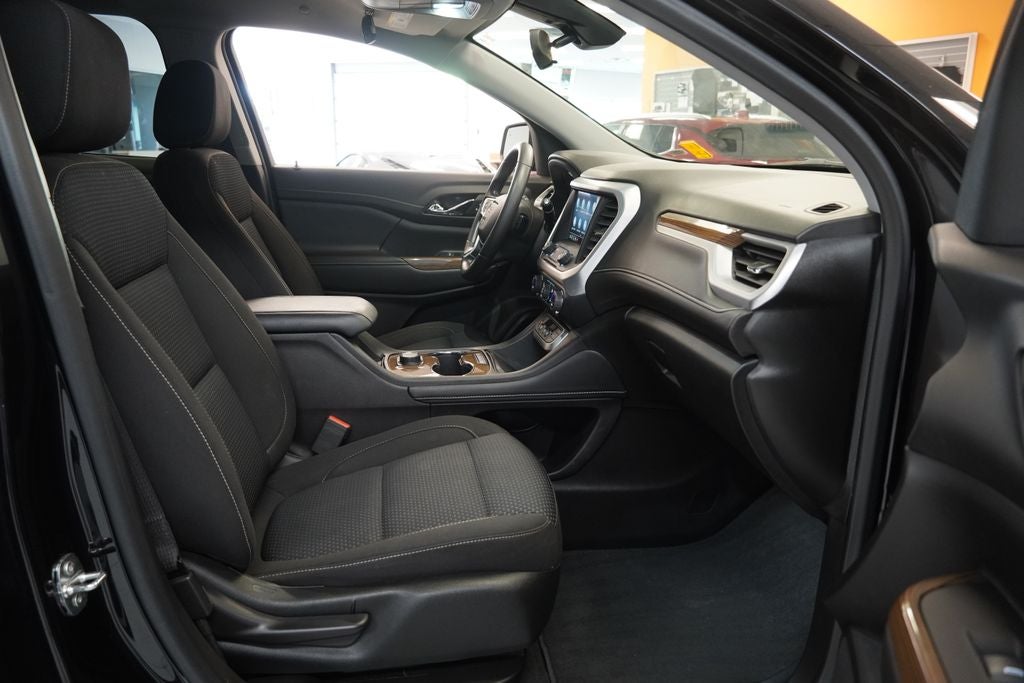2022 GMC Acadia SLE