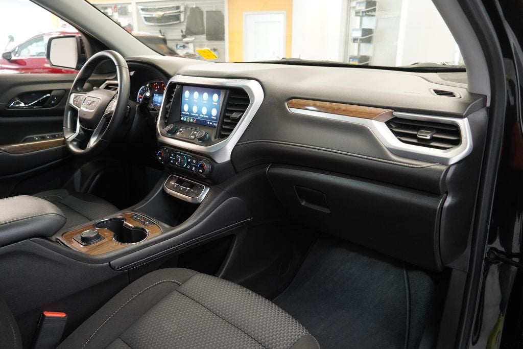 2022 GMC Acadia SLE