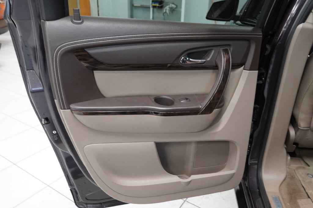 2016 GMC Acadia Denali ( AWD )