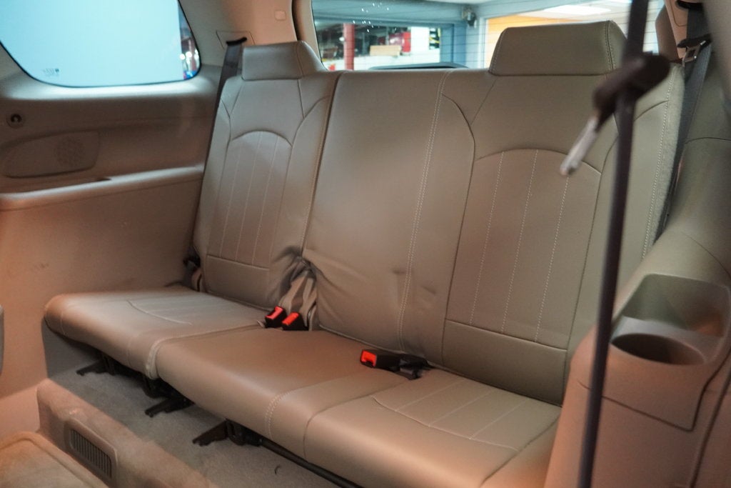 2016 GMC Acadia Denali ( AWD )