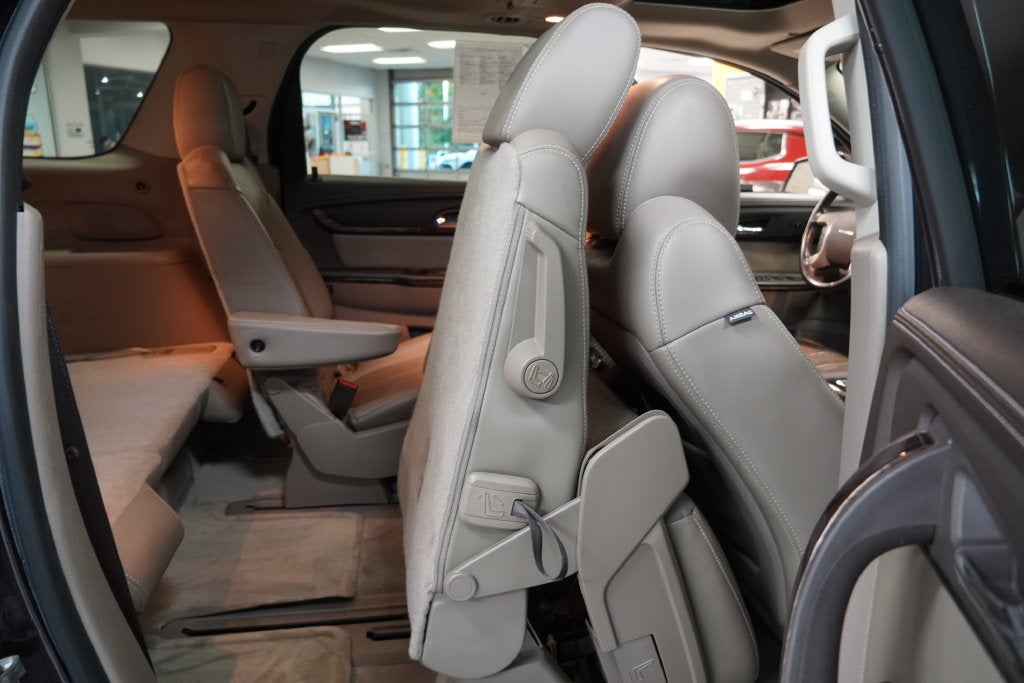 2016 GMC Acadia Denali ( AWD )