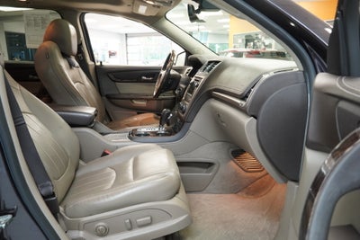 2016 GMC Acadia Denali ( AWD )