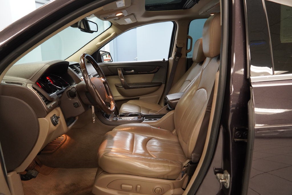2016 GMC Acadia Denali ( AWD )