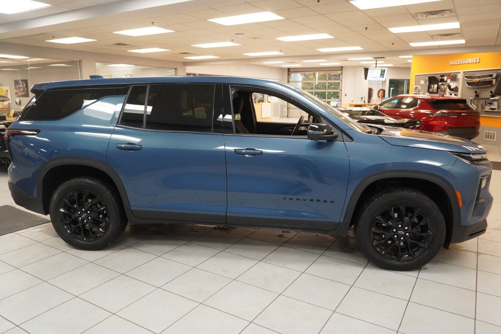 2024 Chevrolet Traverse LS (AWD)