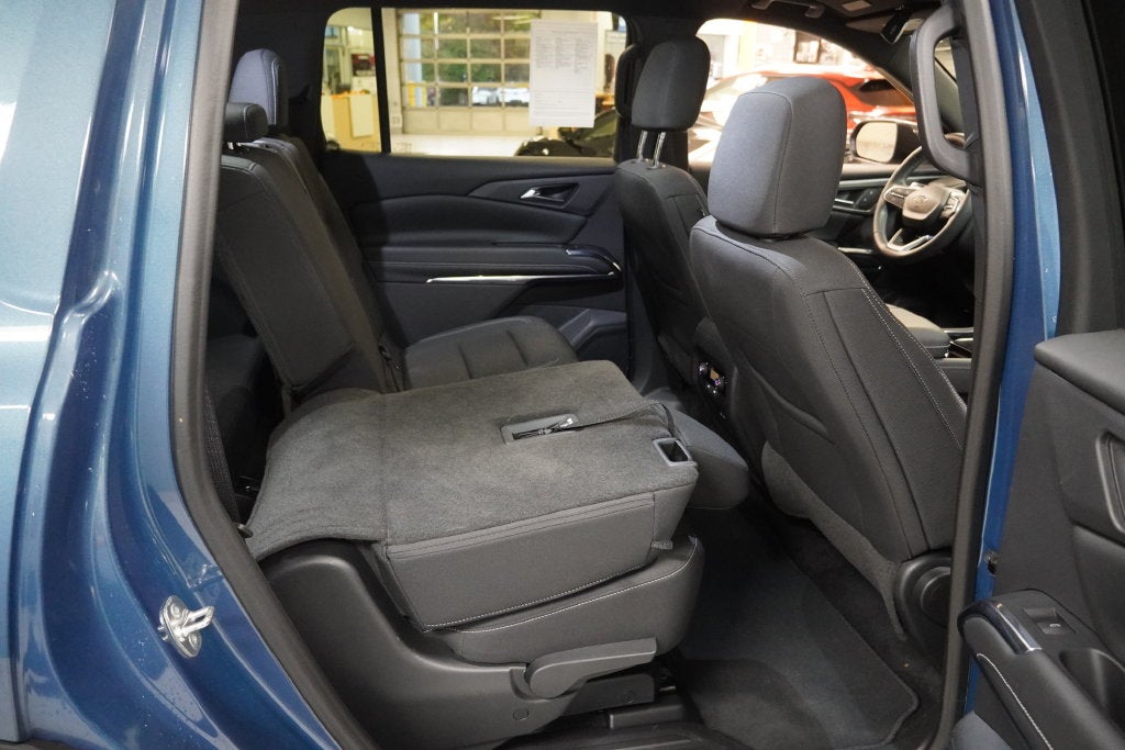 2024 Chevrolet Traverse LS (AWD)
