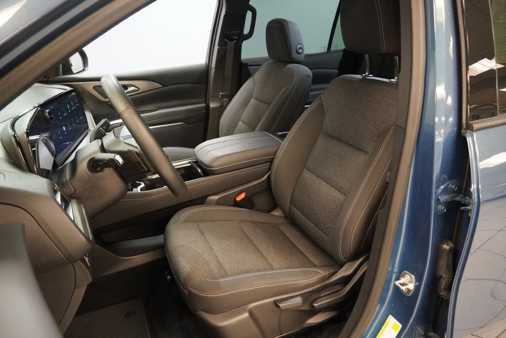 2024 Chevrolet Traverse LS (AWD)