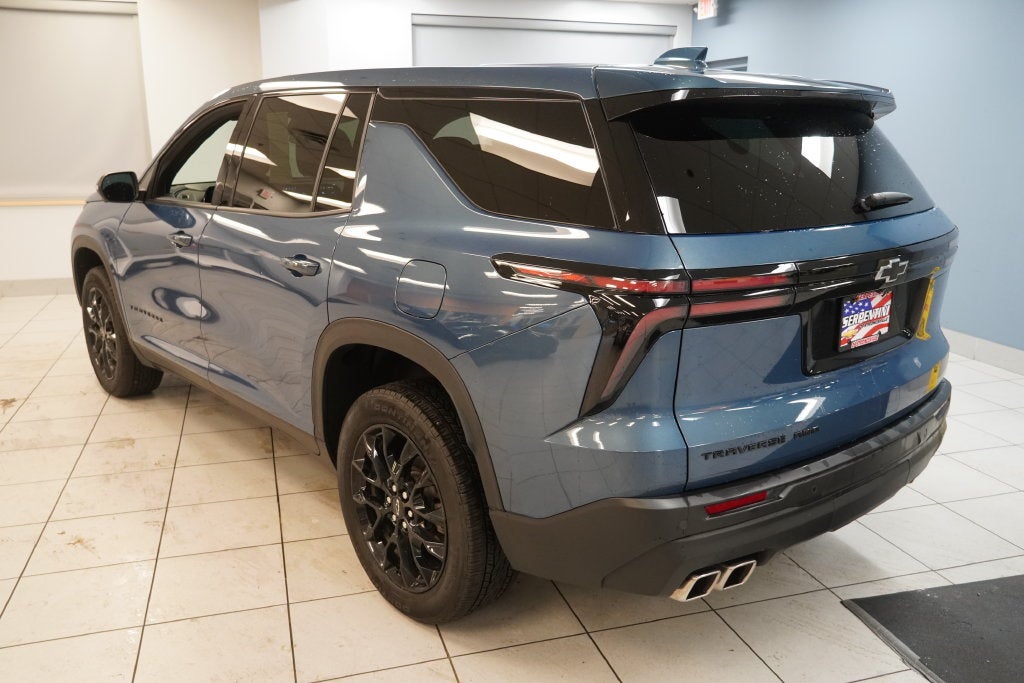 2024 Chevrolet Traverse LS (AWD)