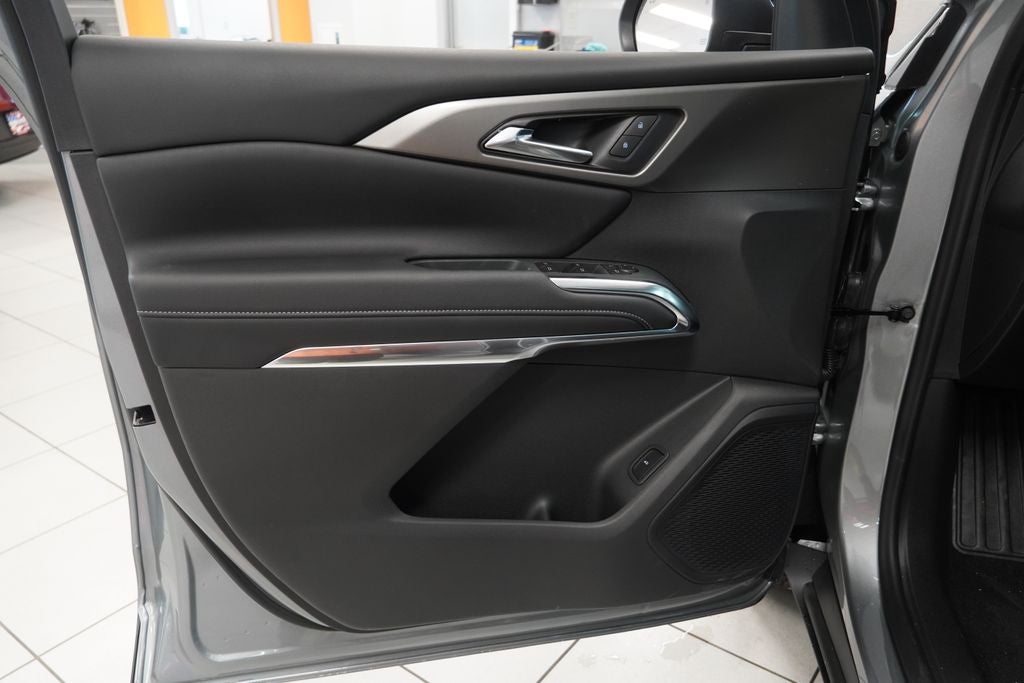 2027 Chevrolet Traverse LT 2LT