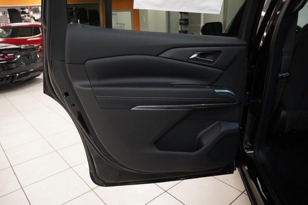 2027 Chevrolet Traverse LT 2LT