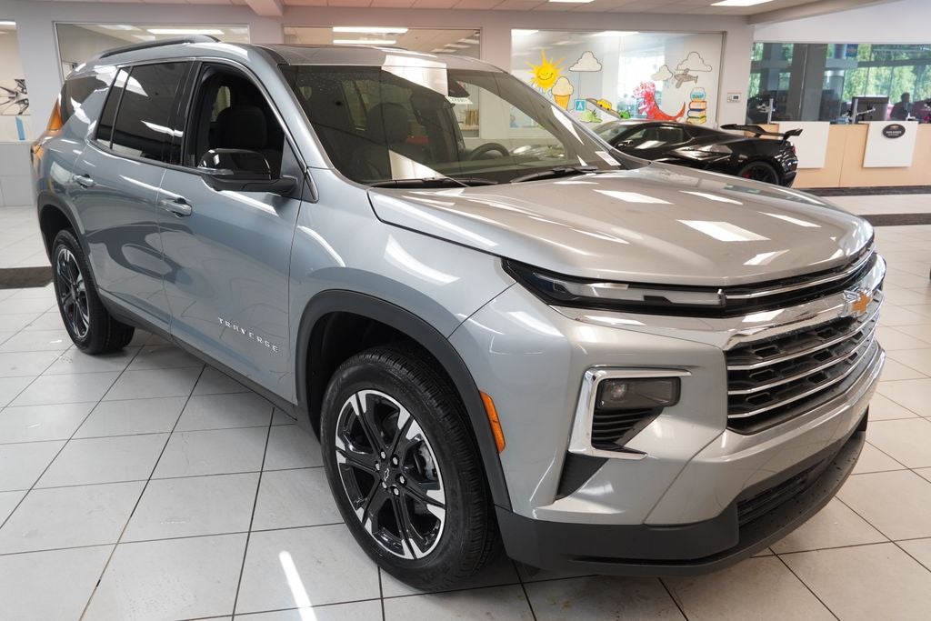 2027 Chevrolet Traverse LT 2LT