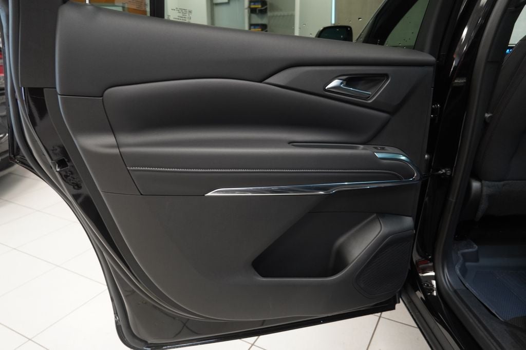 2027 Chevrolet Traverse LT 2LT