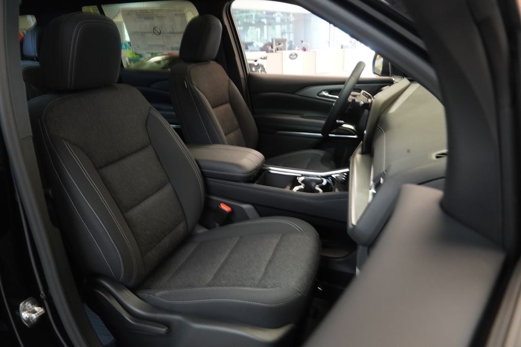 2027 Chevrolet Traverse LT 2LT