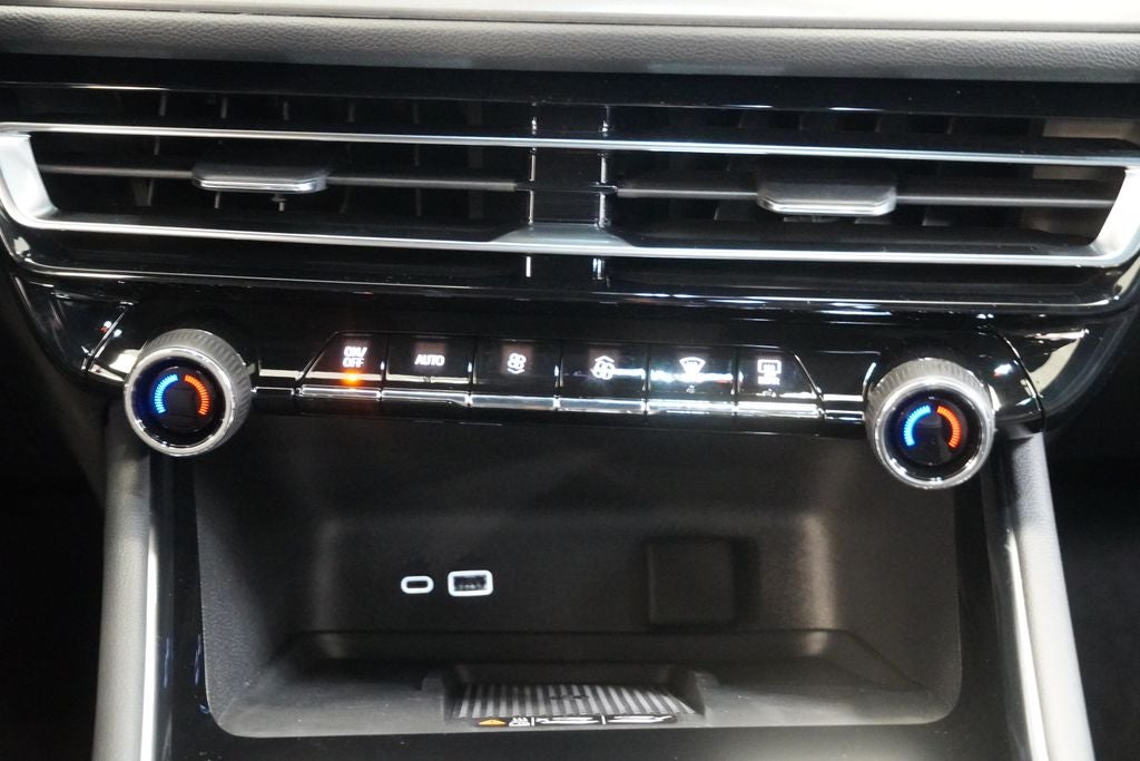 2027 Chevrolet Traverse LT 2LT
