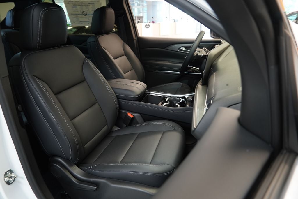 2027 Chevrolet Traverse LT 2LT