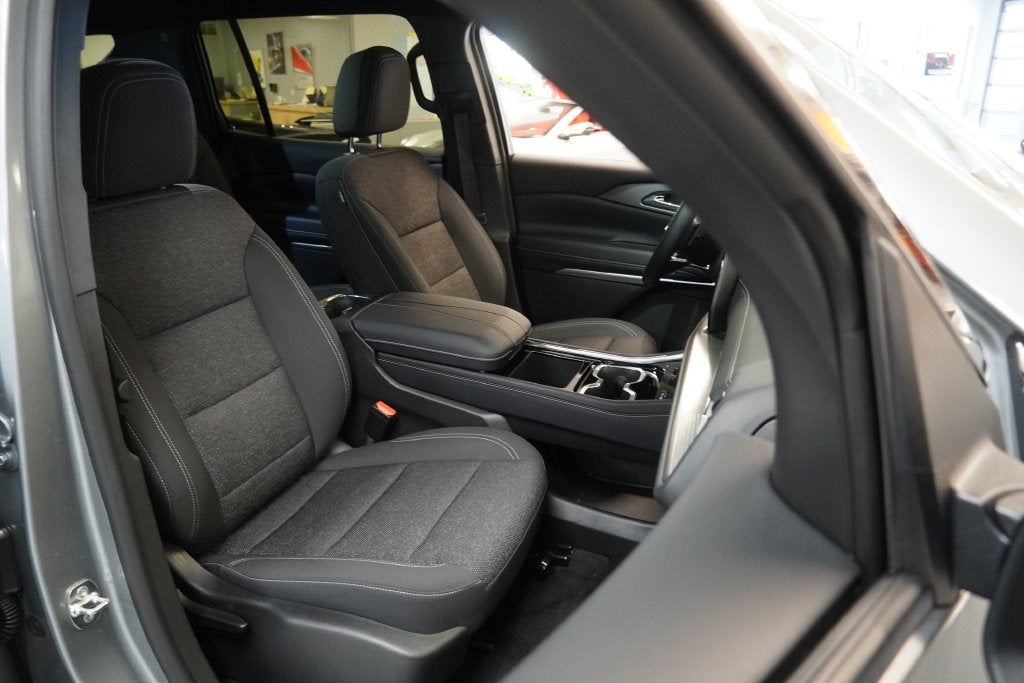 2027 Chevrolet Traverse LT 2LT