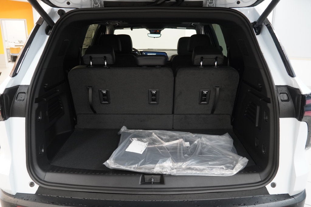 2027 Chevrolet Traverse LT 2LT