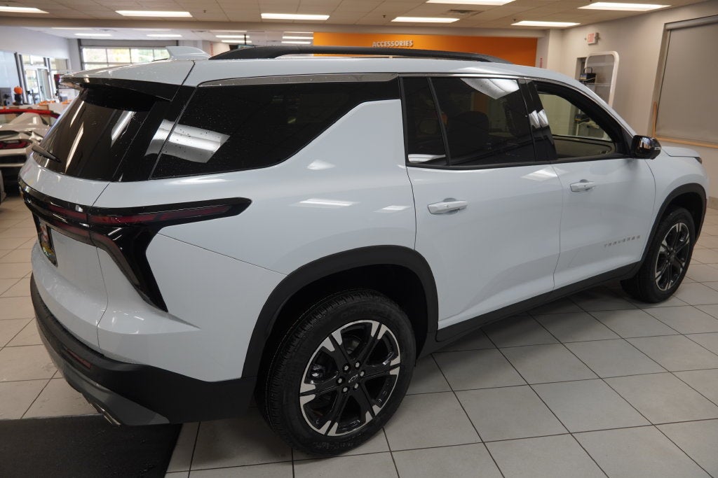 2027 Chevrolet Traverse LT 2LT