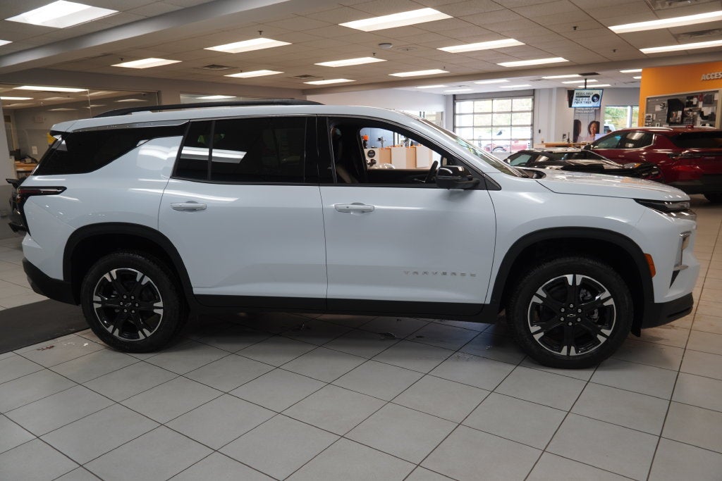 2027 Chevrolet Traverse LT 2LT