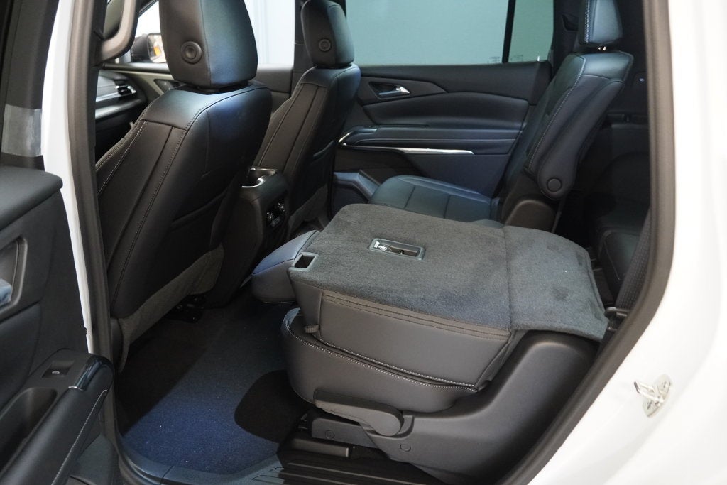2027 Chevrolet Traverse LT 2LT