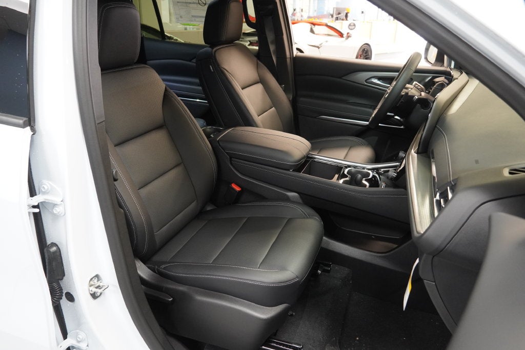 2027 Chevrolet Traverse LT 2LT