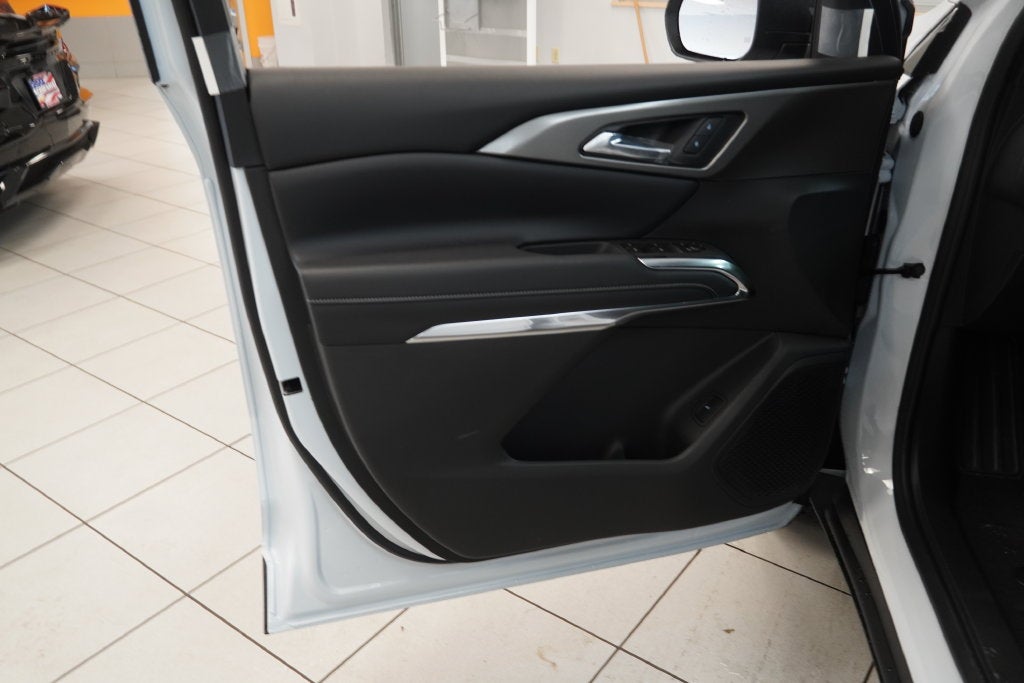 2027 Chevrolet Traverse LT 2LT