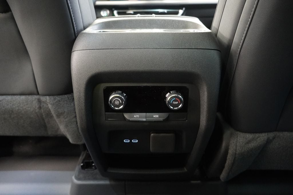 2026 Chevrolet Traverse LT 2LT
