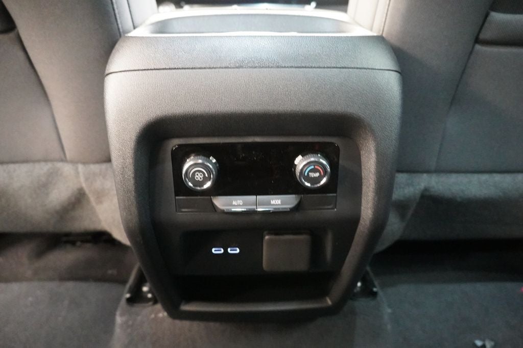 2027 Chevrolet Traverse LT 2LT