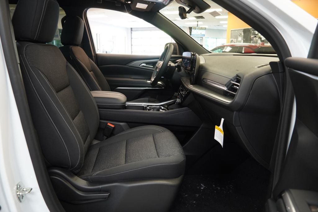 2027 Chevrolet Traverse LT 2LT