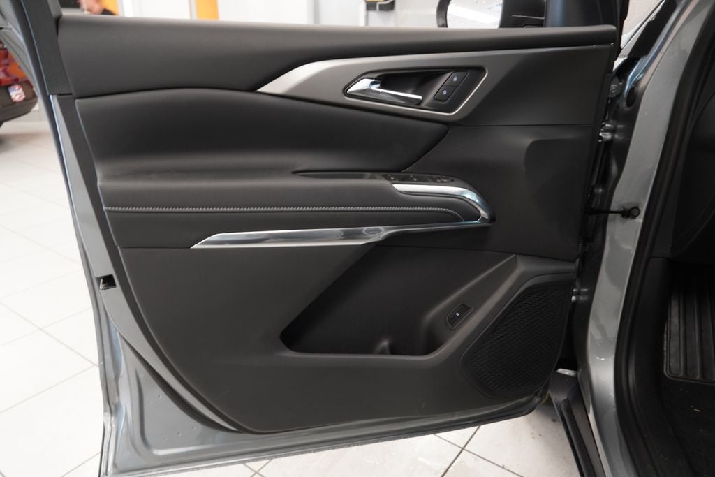 2027 Chevrolet Traverse LT 2LT