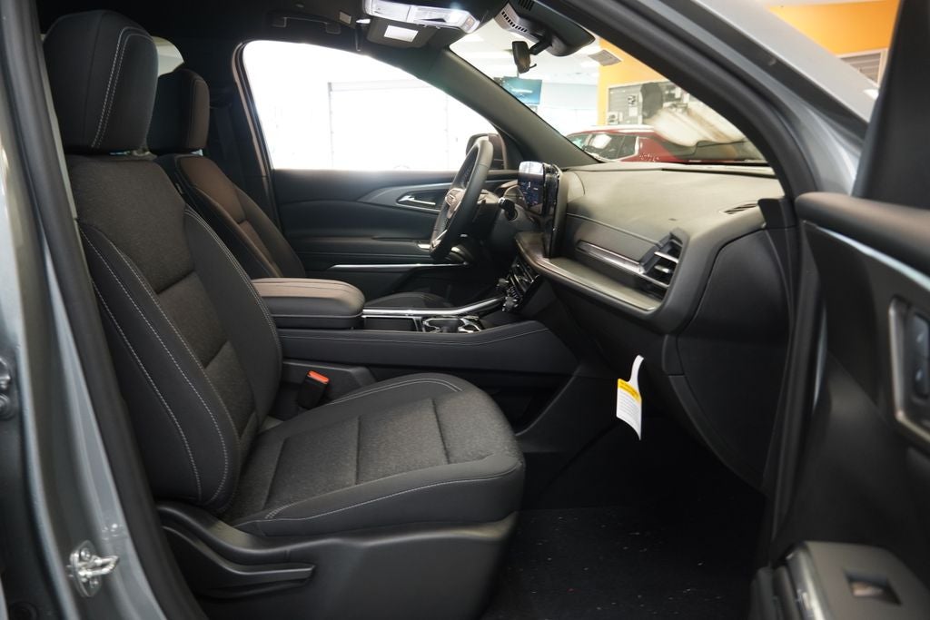 2027 Chevrolet Traverse LT 2LT