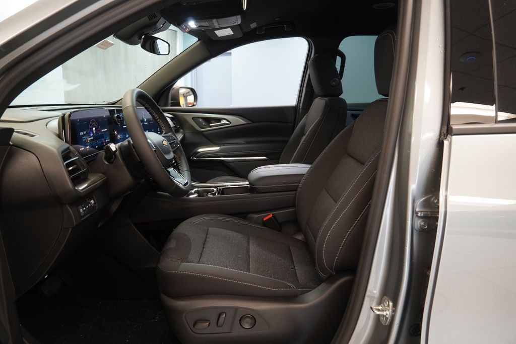 2027 Chevrolet Traverse LT 2LT