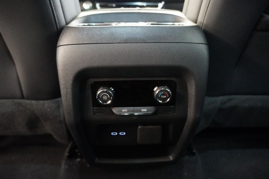 2027 Chevrolet Traverse LT 2LT