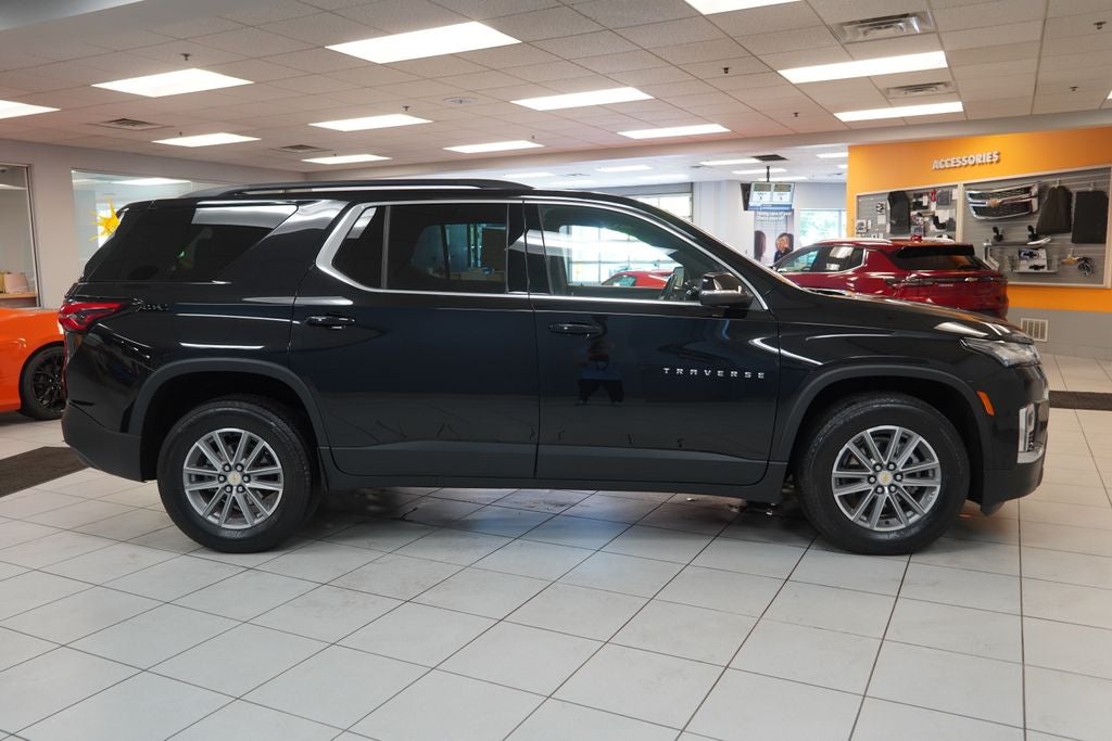 2023 Chevrolet Traverse LT Leather AWD