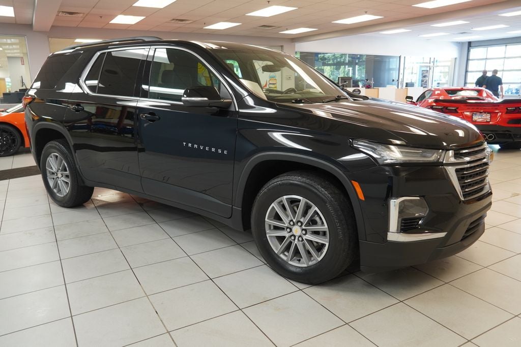 2023 Chevrolet Traverse LT Leather AWD