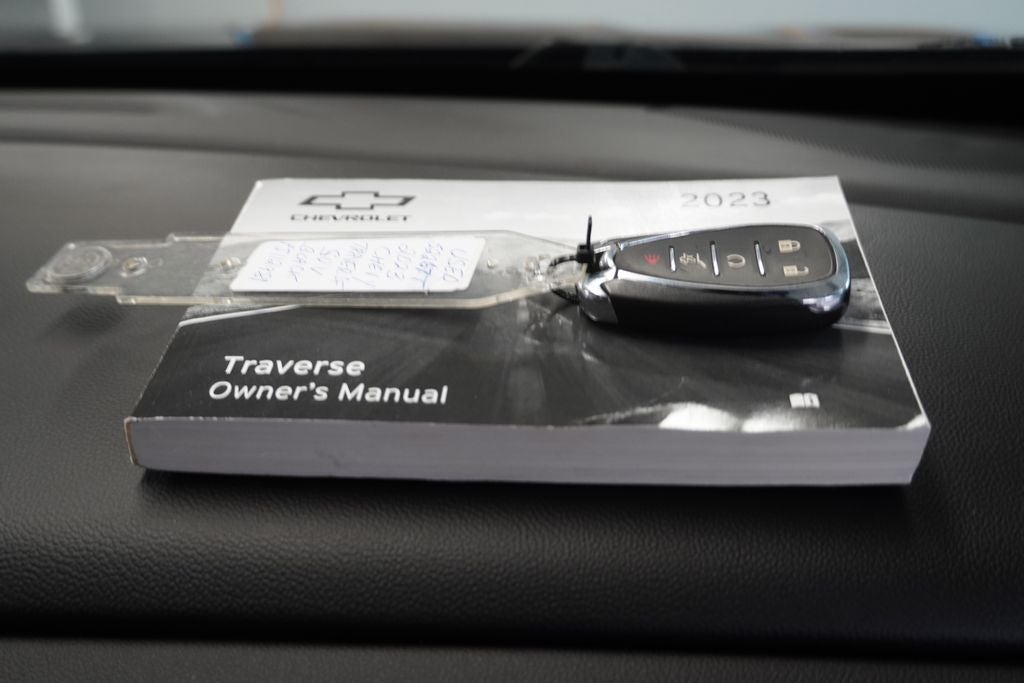 2023 Chevrolet Traverse LT Leather AWD