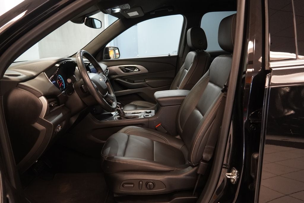 2023 Chevrolet Traverse LT Leather AWD