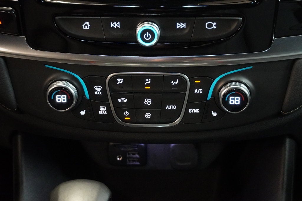 2023 Chevrolet Traverse LT Leather ( AWD )