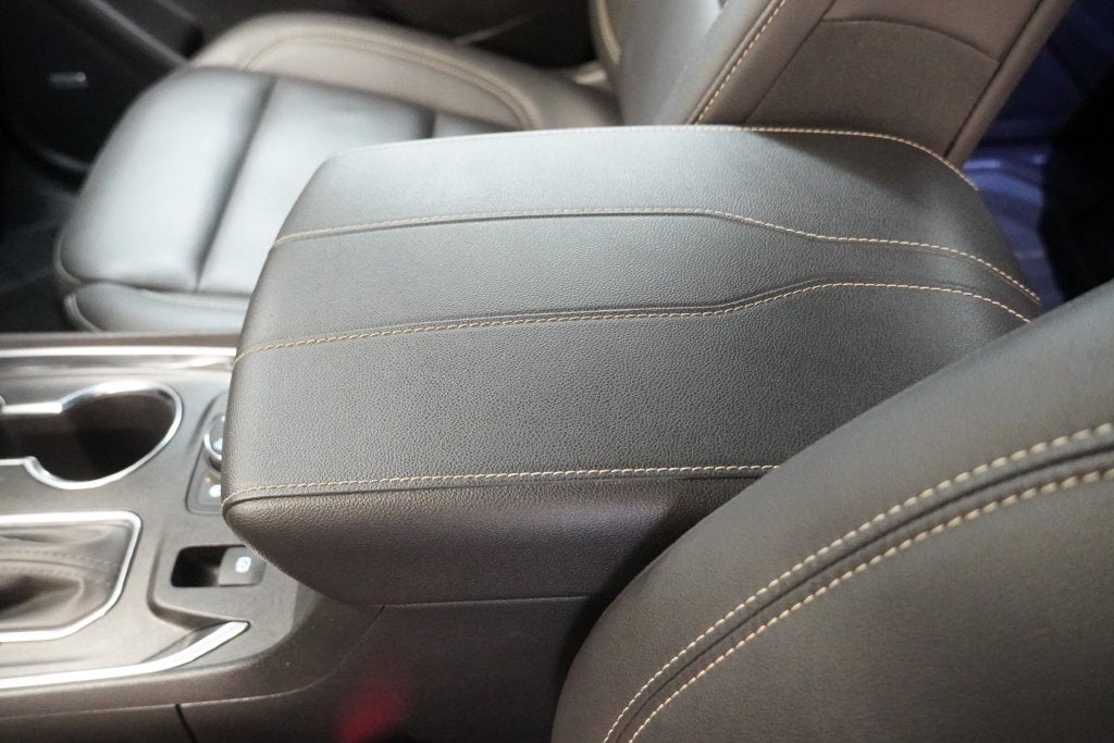 2023 Chevrolet Traverse LT Leather ( AWD )