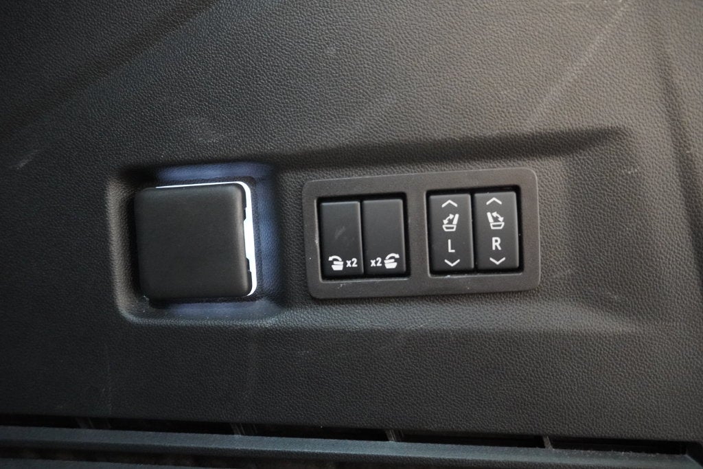 2025 Chevrolet Tahoe Premier 4WD