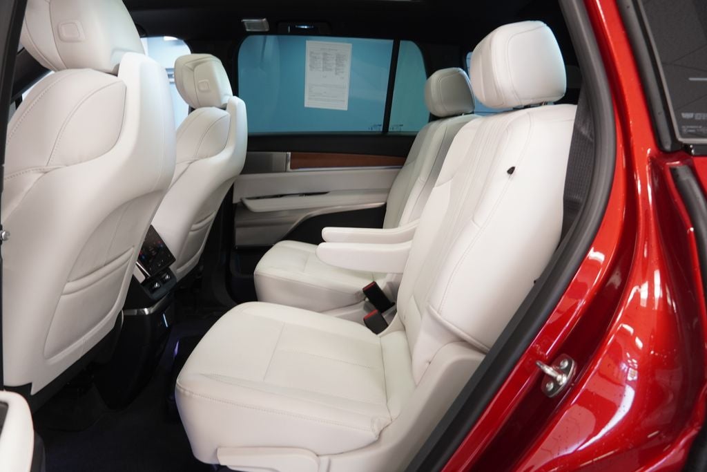 2026 Cadillac VISTIQ Sport (AWD)