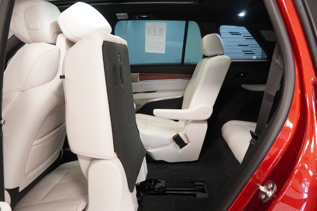 2026 Cadillac VISTIQ Sport (AWD)