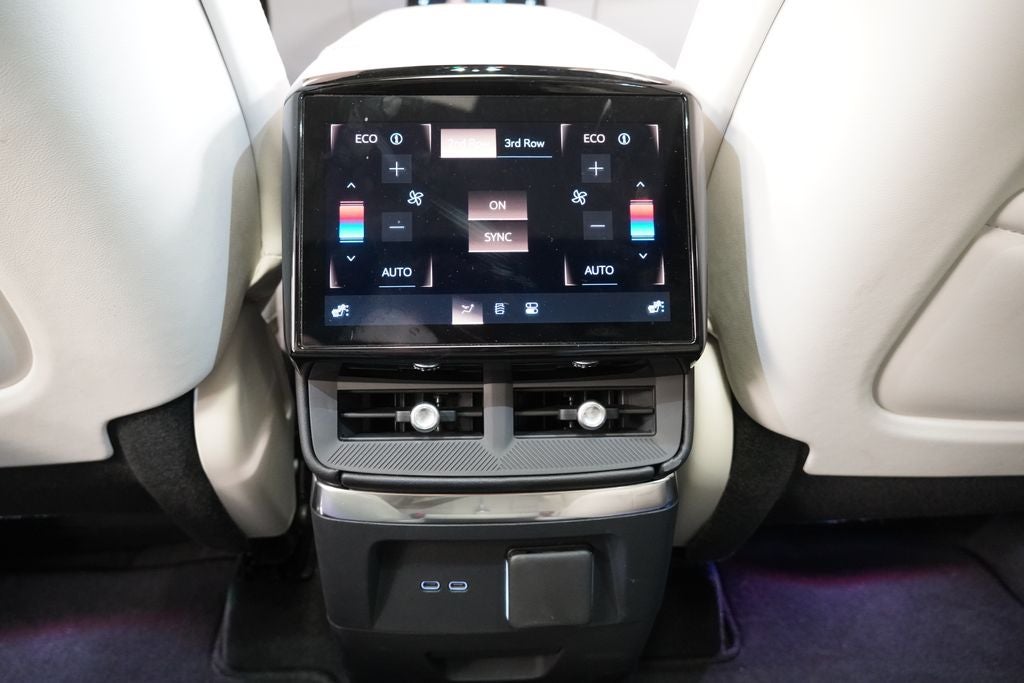 2026 Cadillac VISTIQ Sport (AWD)