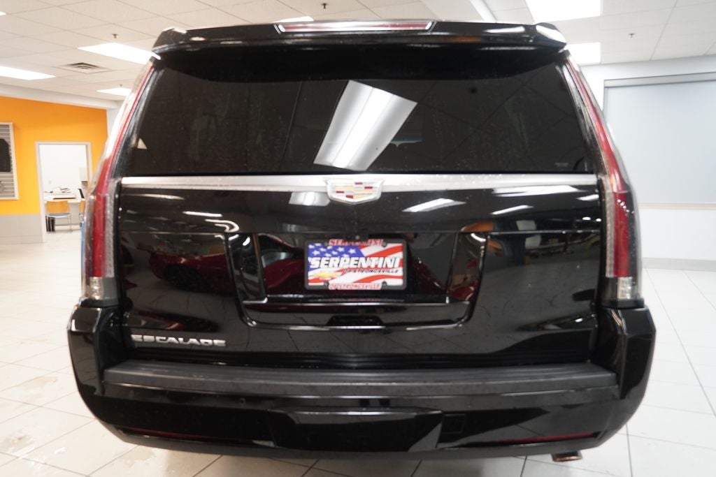 2018 Cadillac Escalade ESV Luxury 4WD