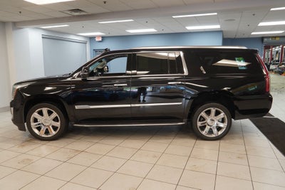 2018 Cadillac Escalade ESV Luxury 4WD