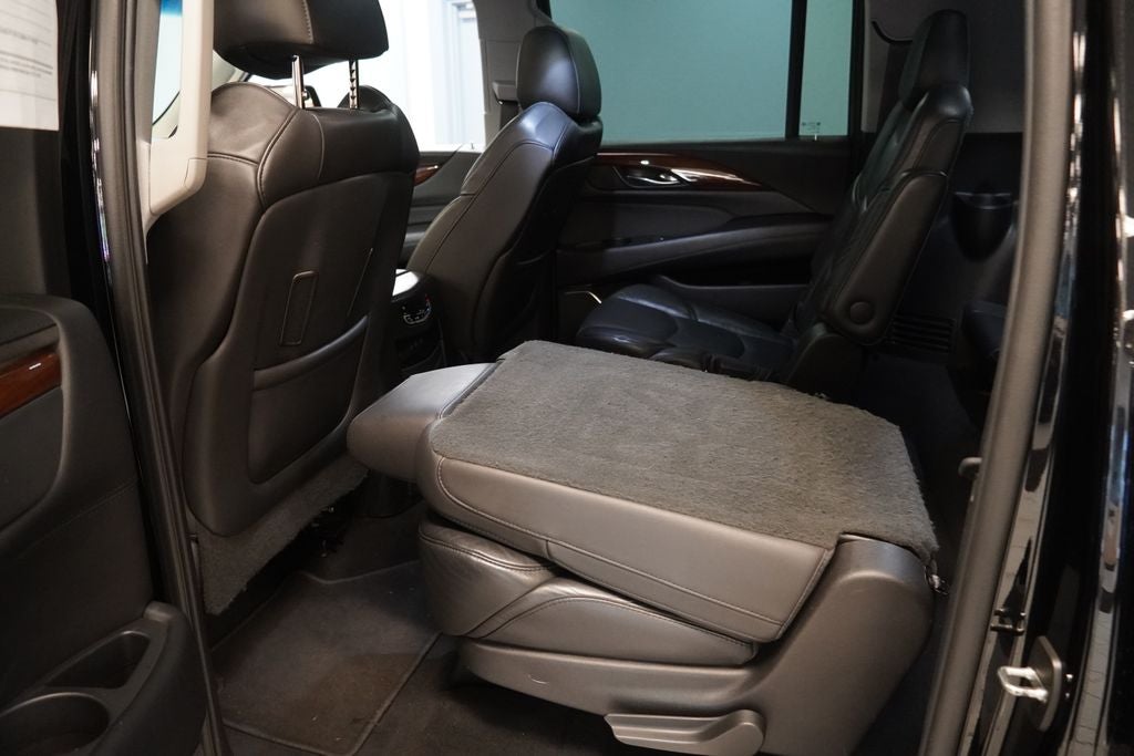 2018 Cadillac Escalade ESV Luxury 4WD