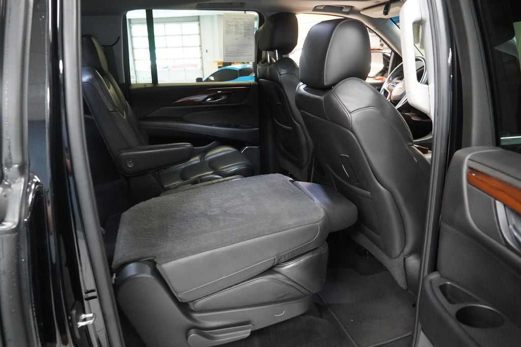 2018 Cadillac Escalade ESV Luxury 4WD