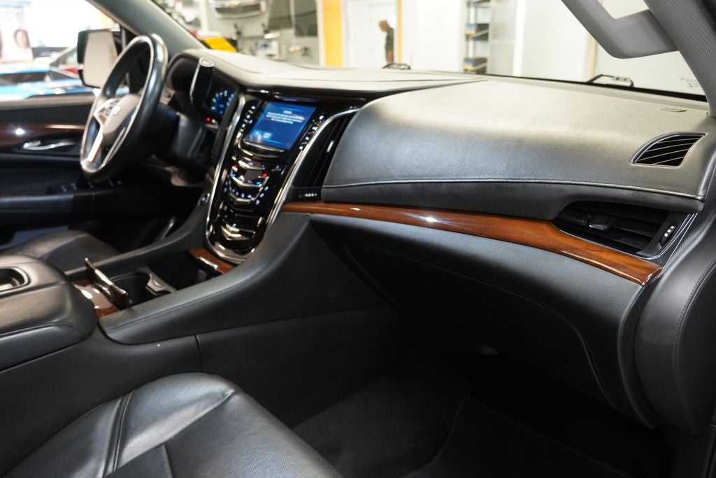 2018 Cadillac Escalade ESV Luxury 4WD