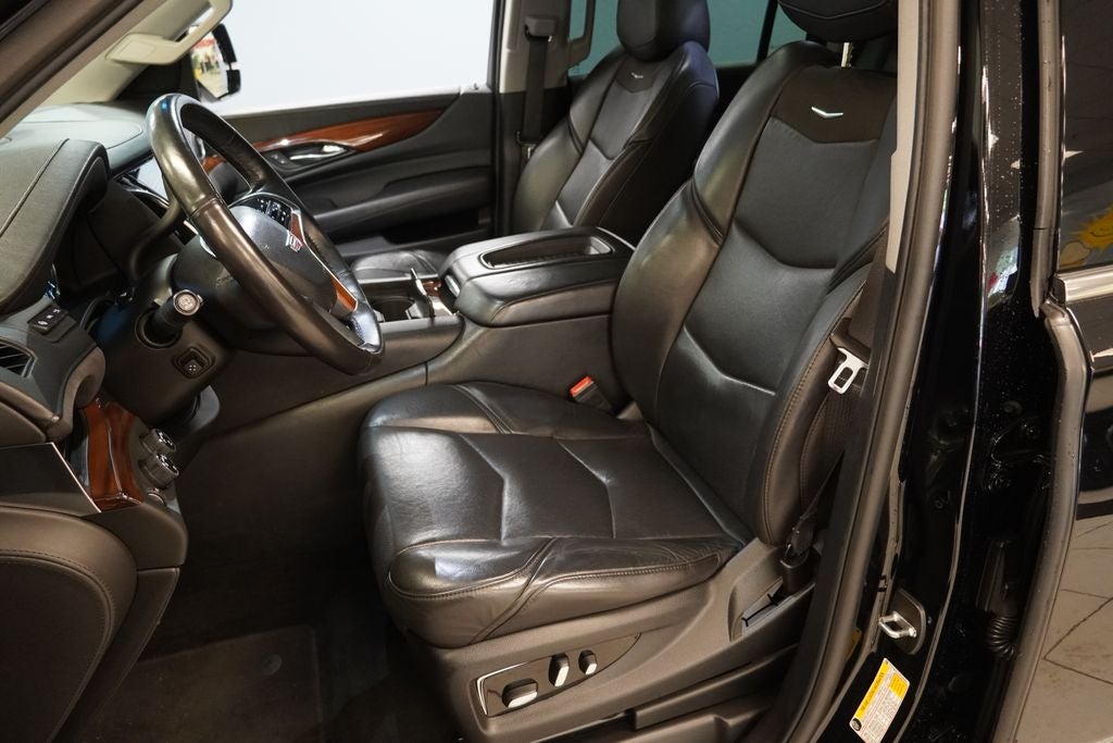 2018 Cadillac Escalade ESV Luxury 4WD