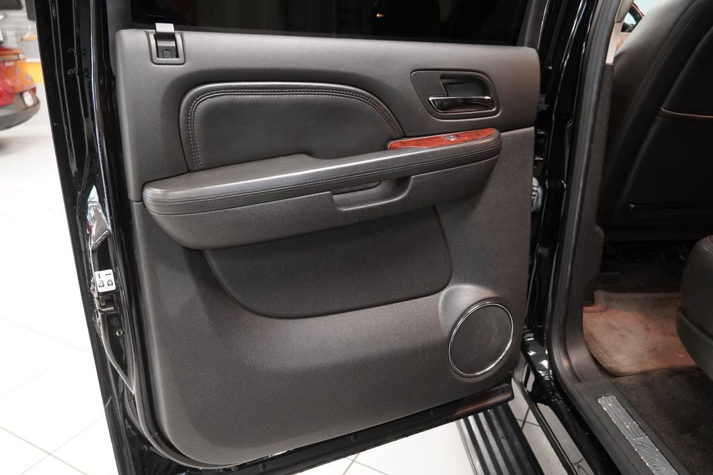 2013 Cadillac Escalade ESV Premium (AWD)
